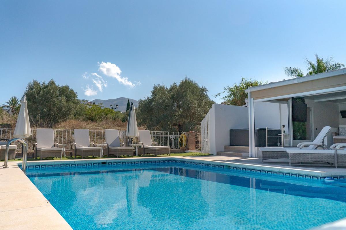 Villa en Venta en Coín