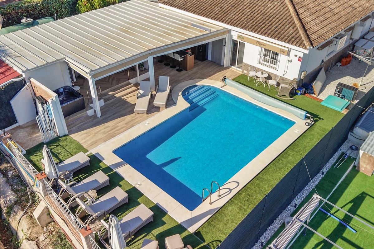 Villa en Venta en Coín