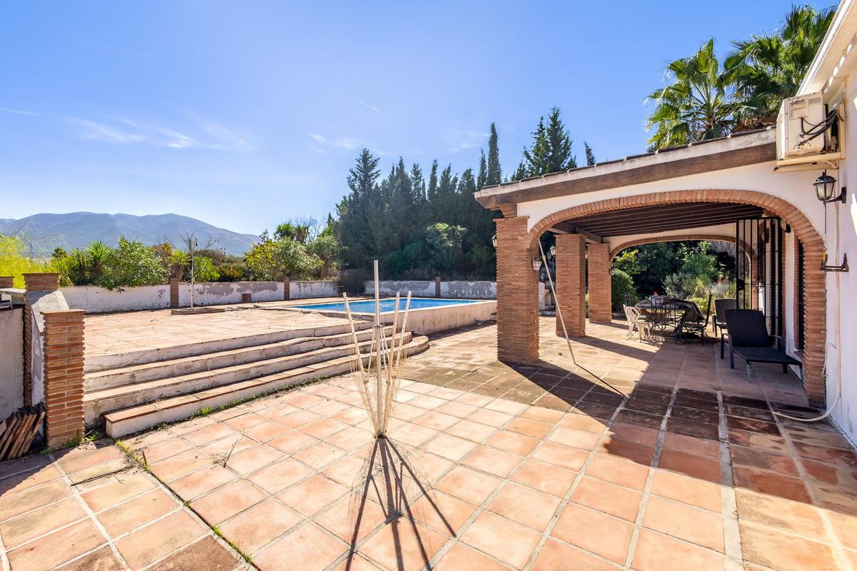 Villa en Venta en Coín