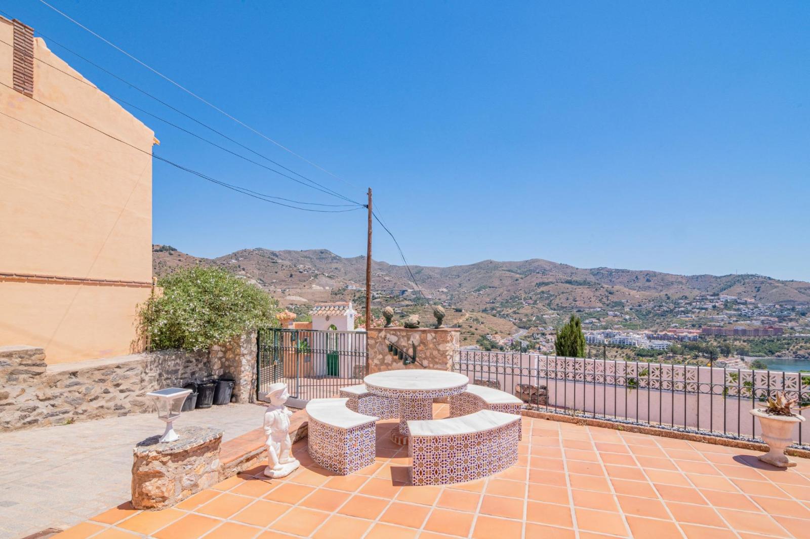 Chalet for Sale in Almuñécar
