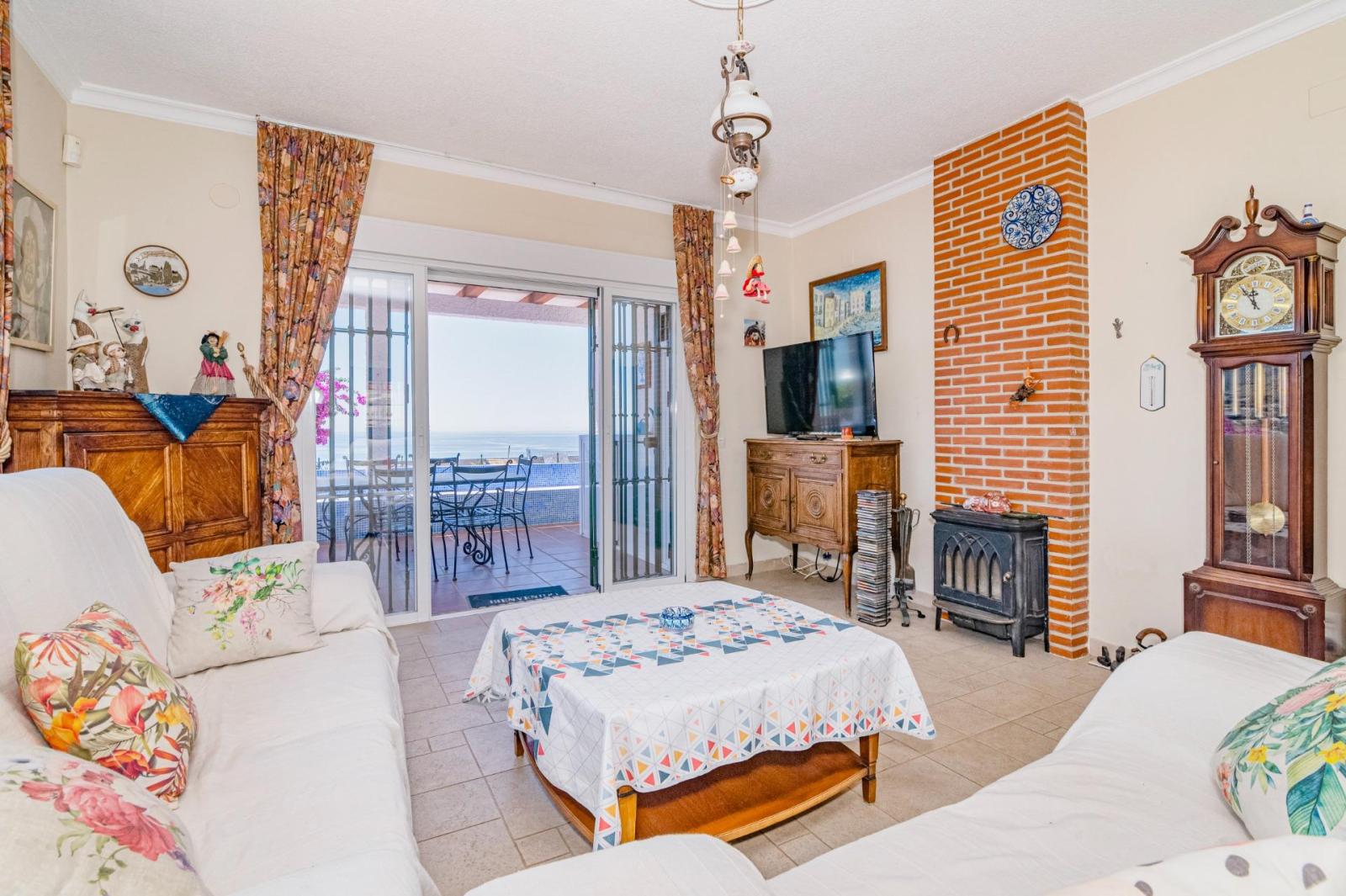 Chalet for Sale in Almuñécar