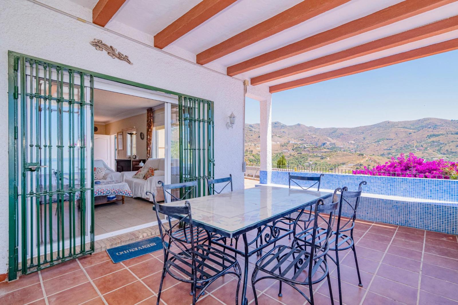 Chalet for Sale in Almuñécar