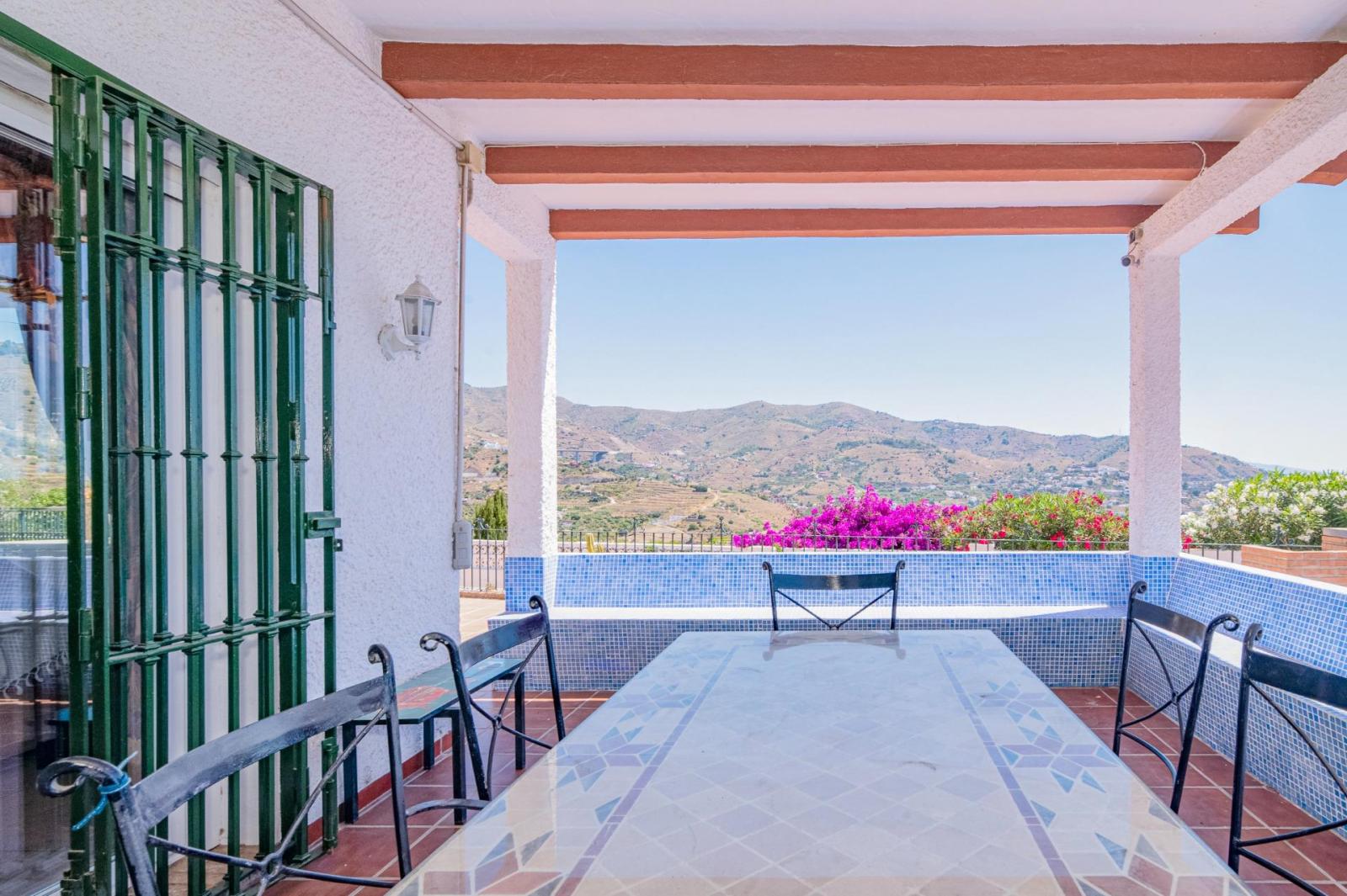 Chalet for Sale in Almuñécar