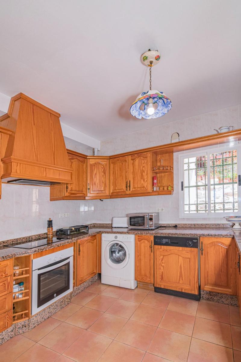 Chalet for Sale in Almuñécar