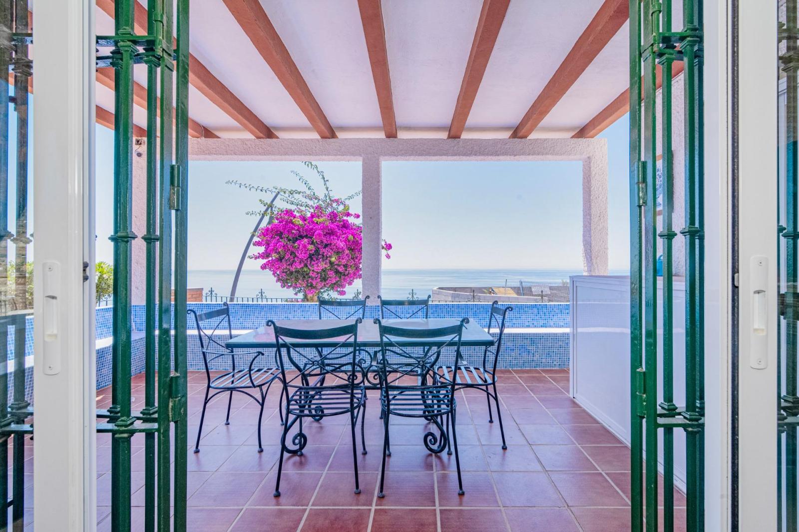Chalet for Sale in Almuñécar