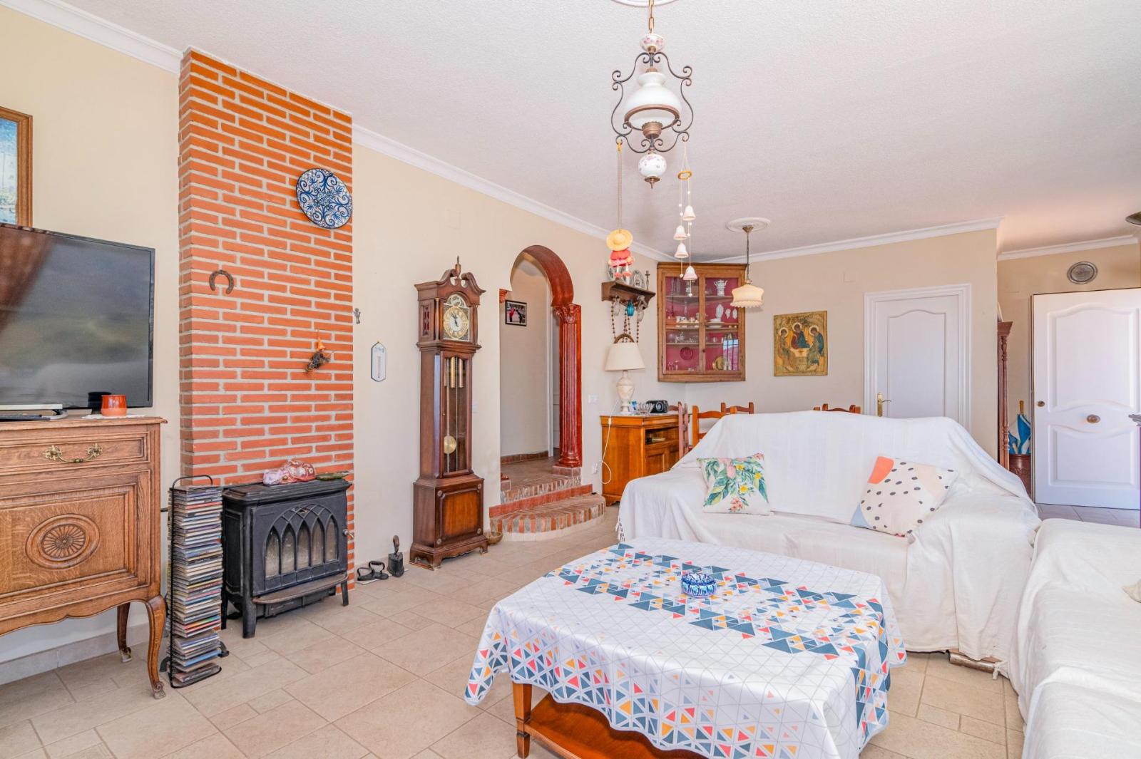 Chalet for Sale in Almuñécar