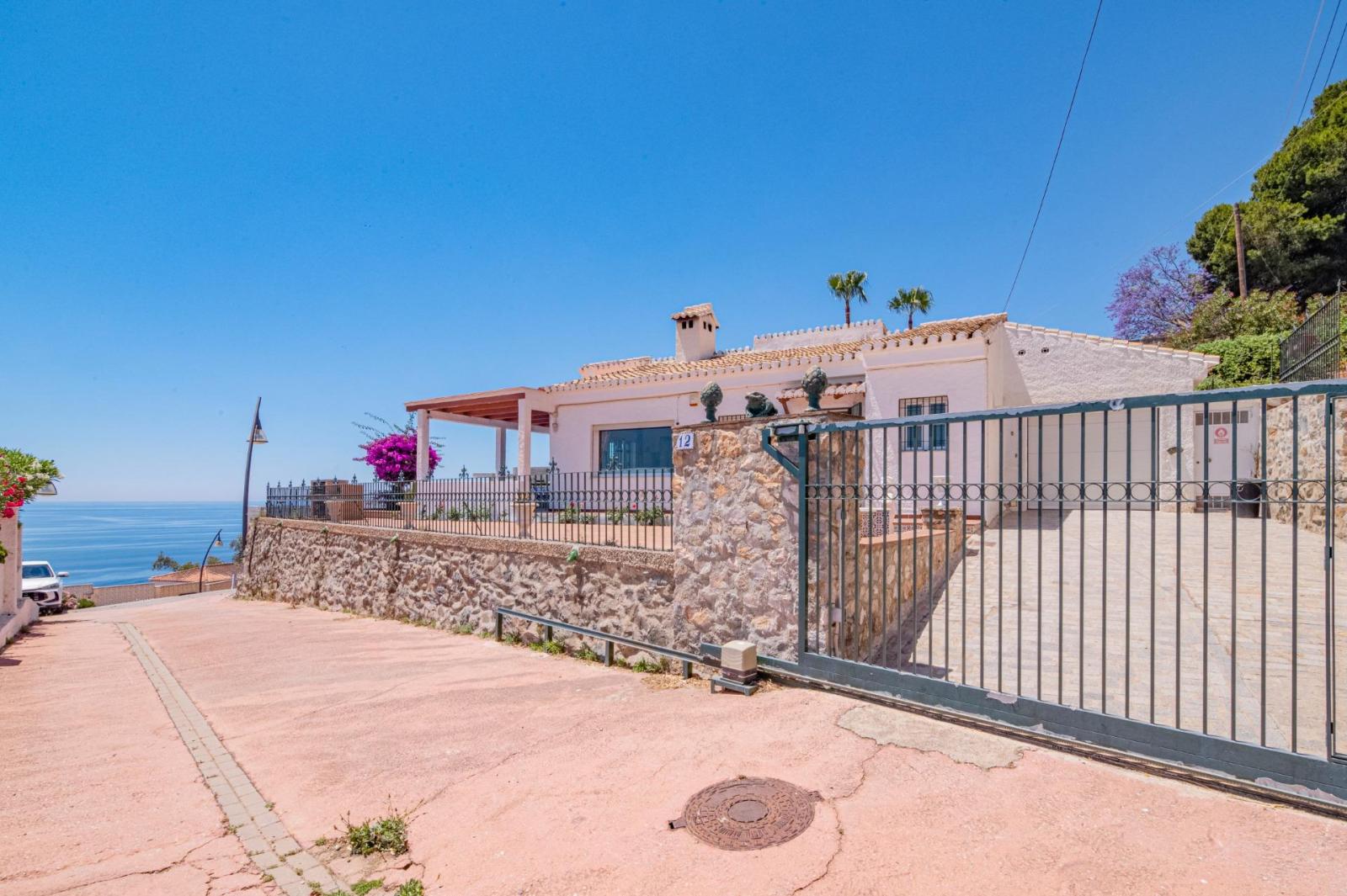 Chalet for Sale in Almuñécar