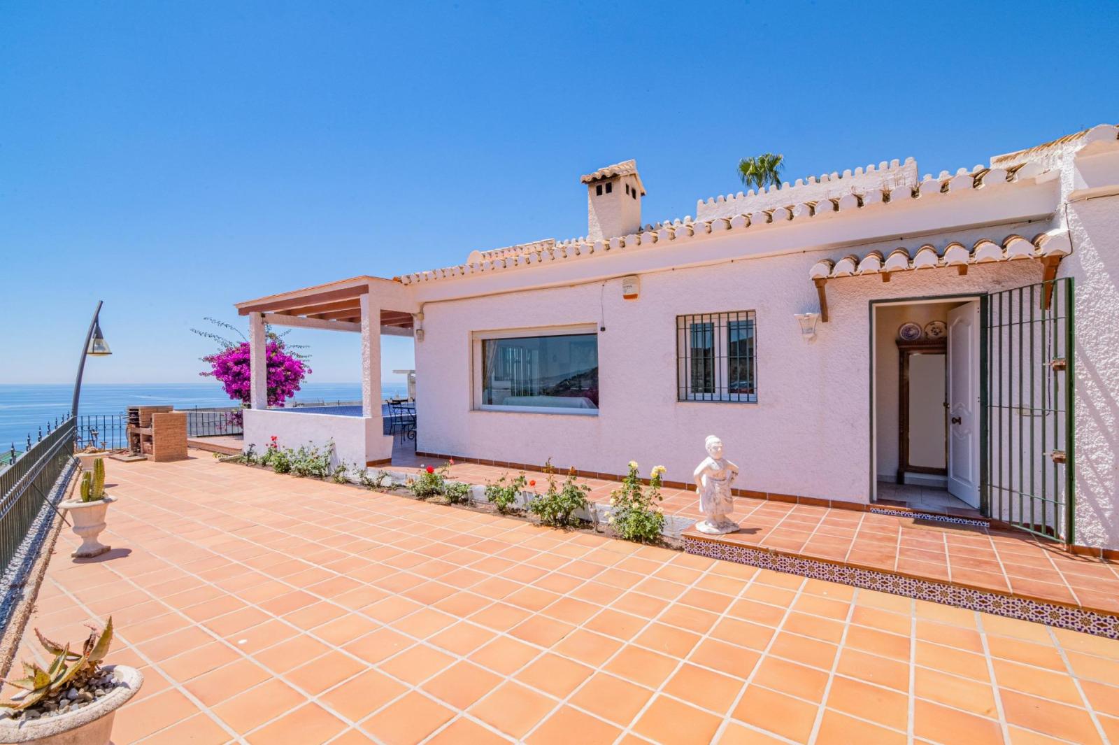Chalet for Sale in Almuñécar