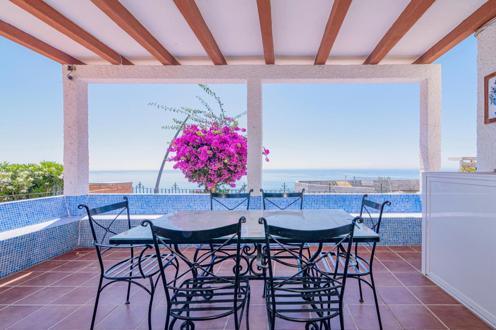 Chalet for Sale in Almuñécar