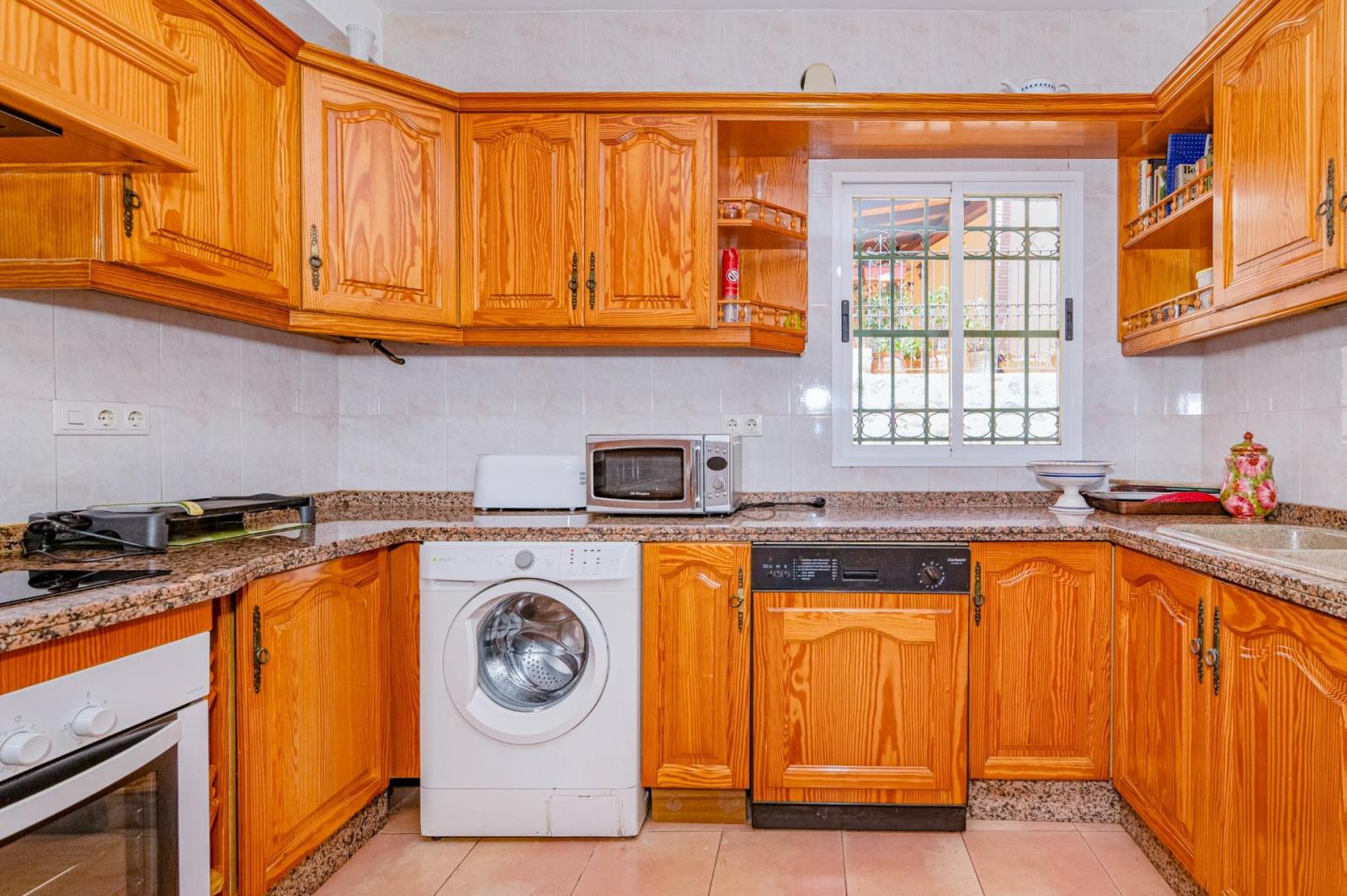 Chalet for Sale in Almuñécar