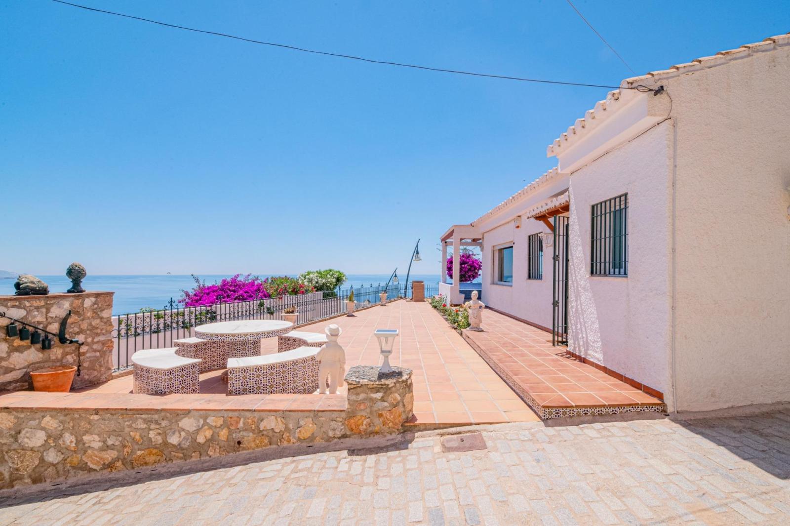 Chalet for Sale in Almuñécar
