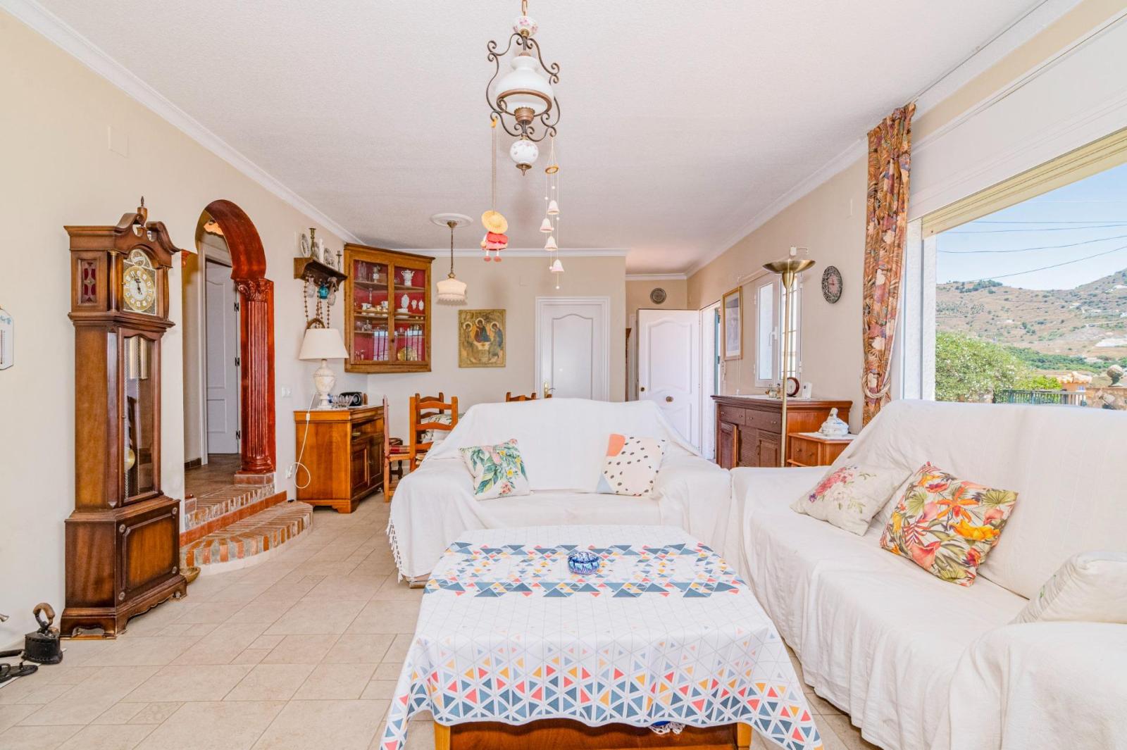 Chalet for Sale in Almuñécar