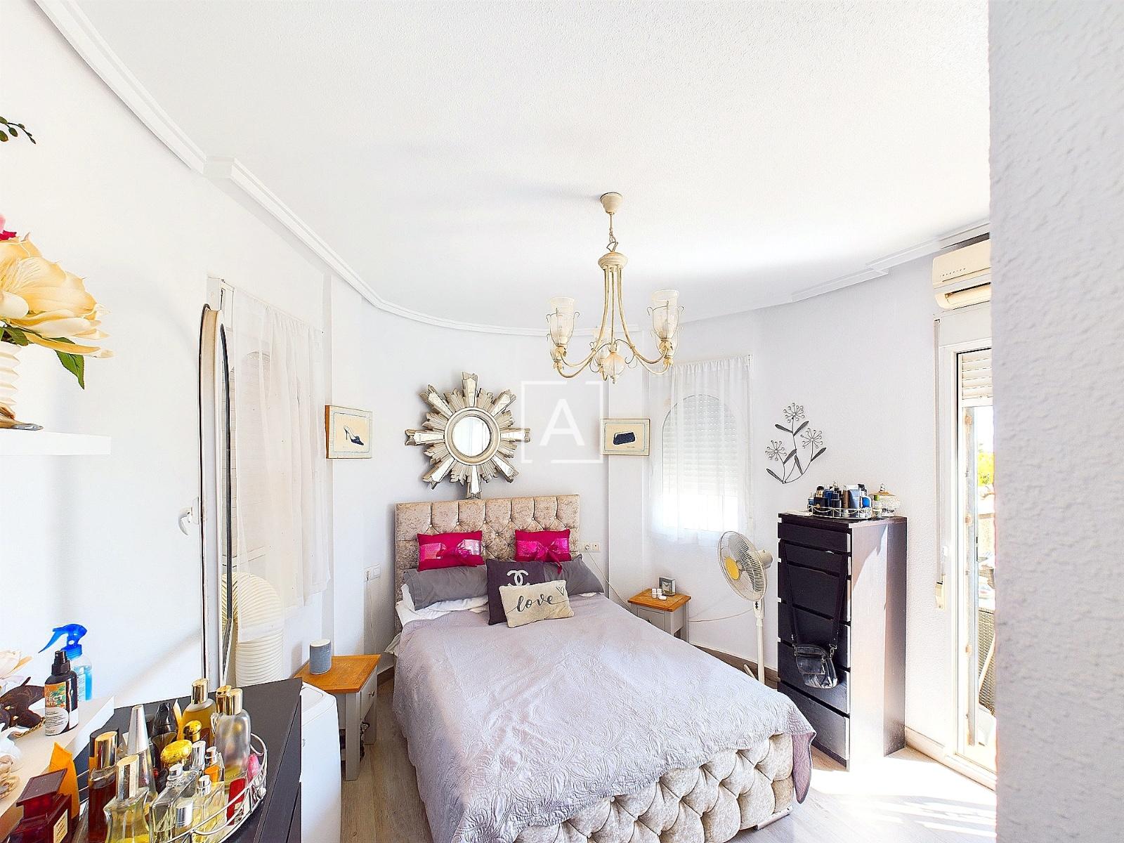 Villa en Venta en Pilar de la Horadada