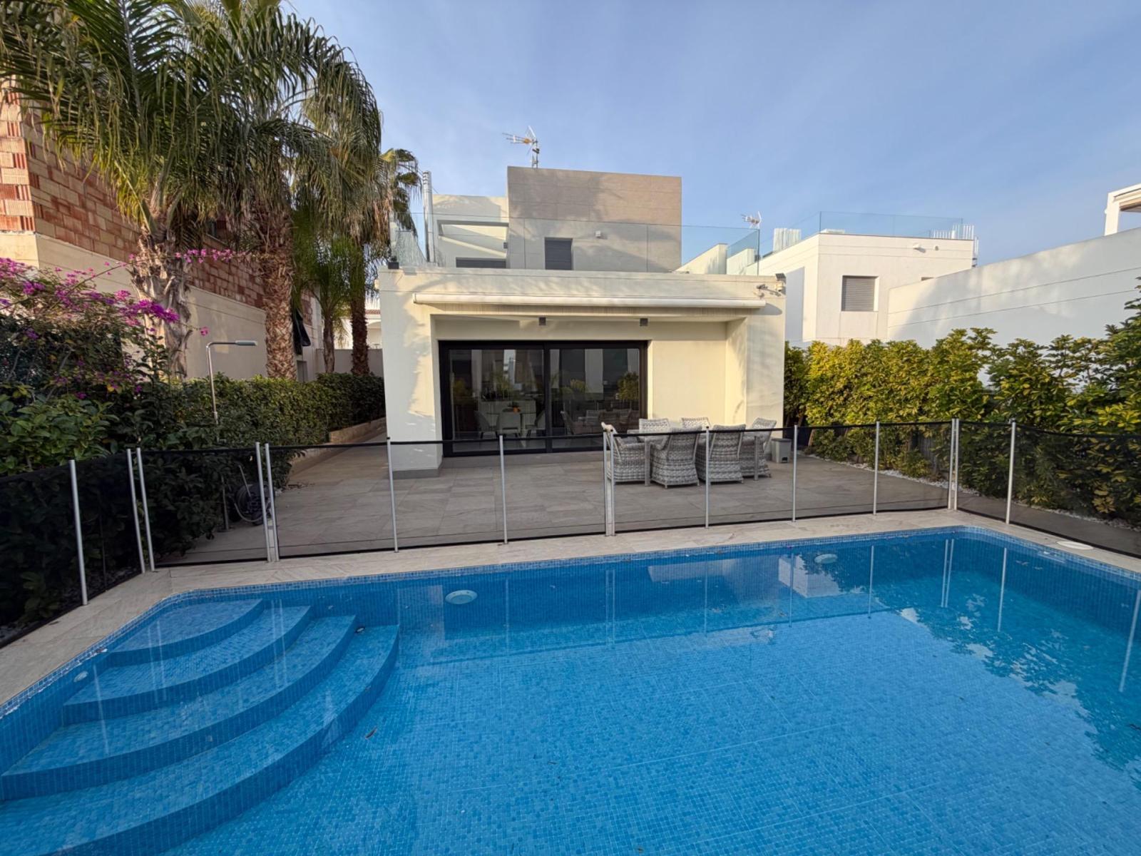 Villa en Venta en Rojales