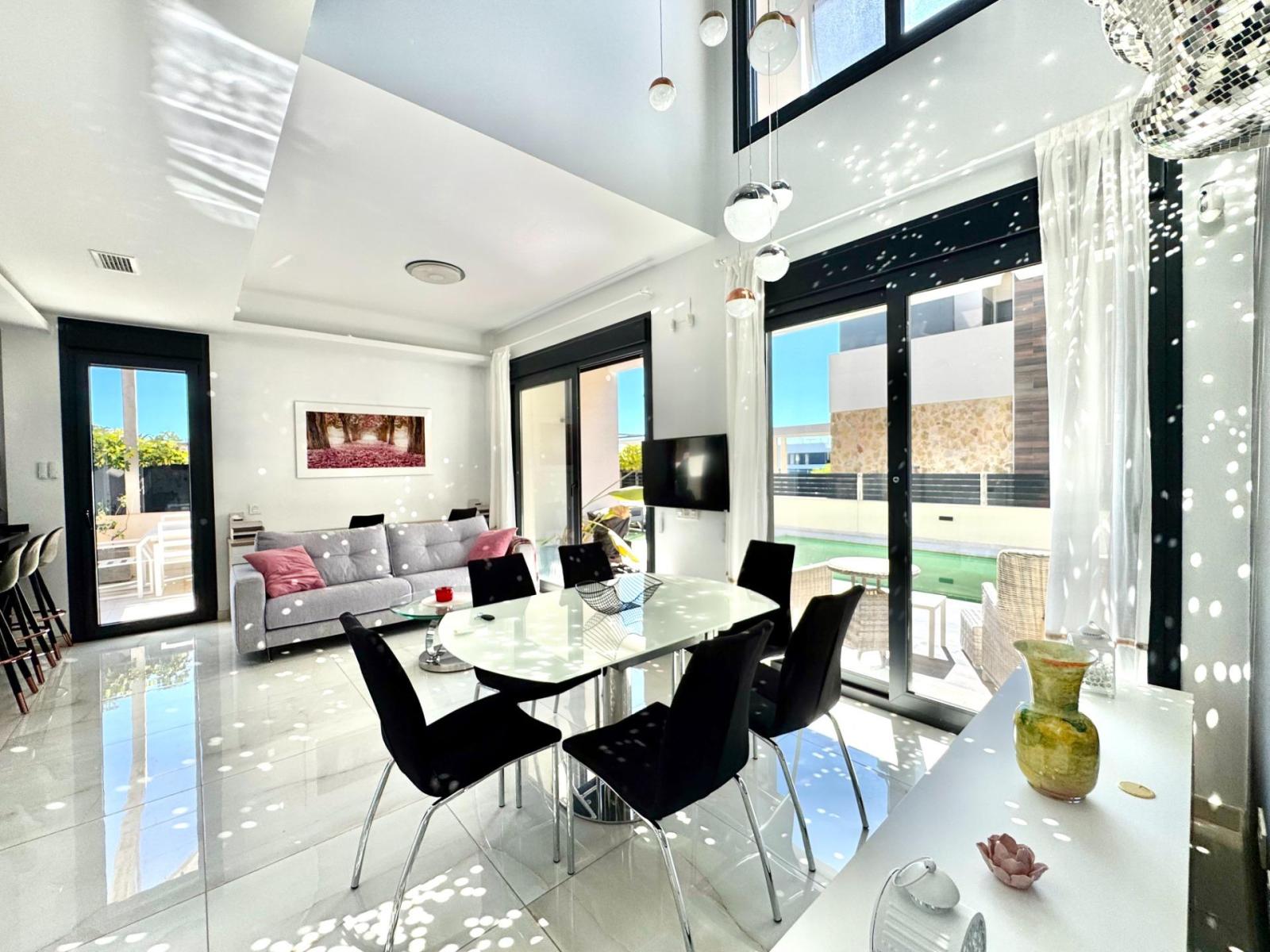 Villa en Venta en Orihuela