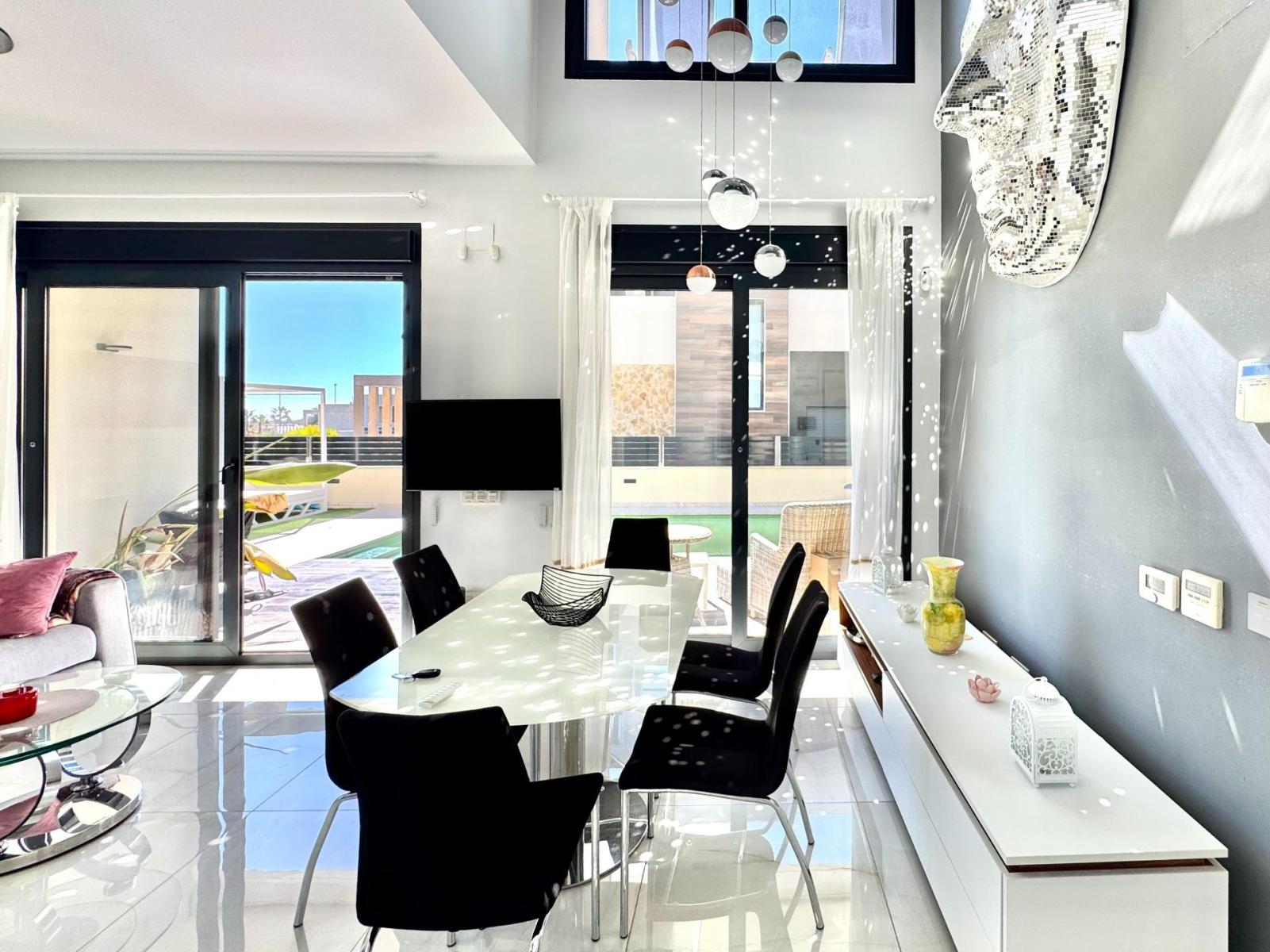 Villa en Venta en Orihuela