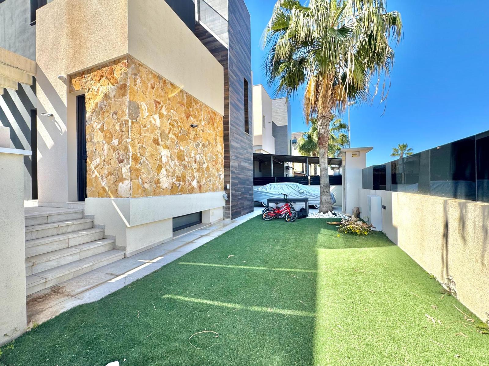 Villa en Venta en Orihuela