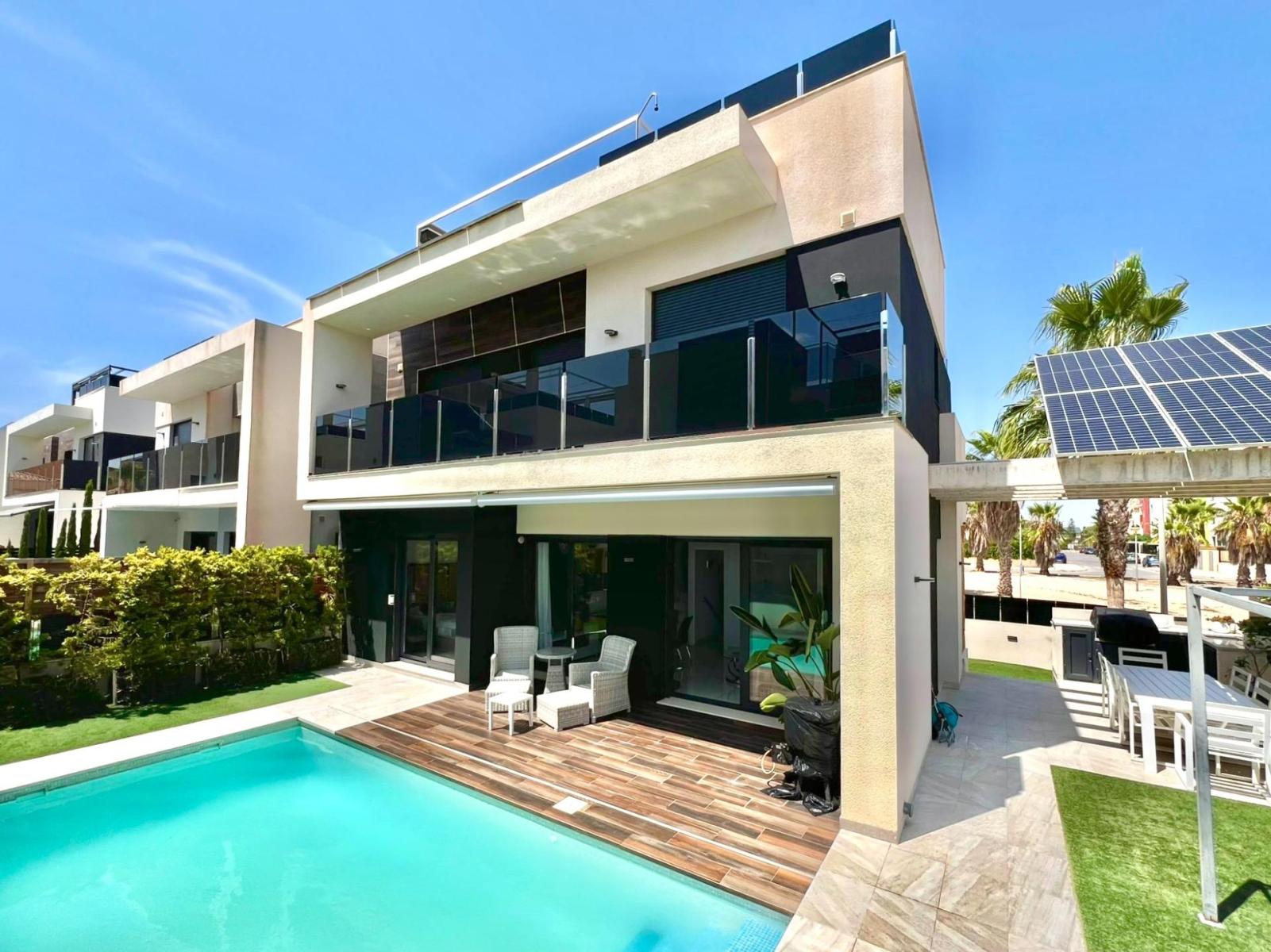 Villa en Venta en Orihuela