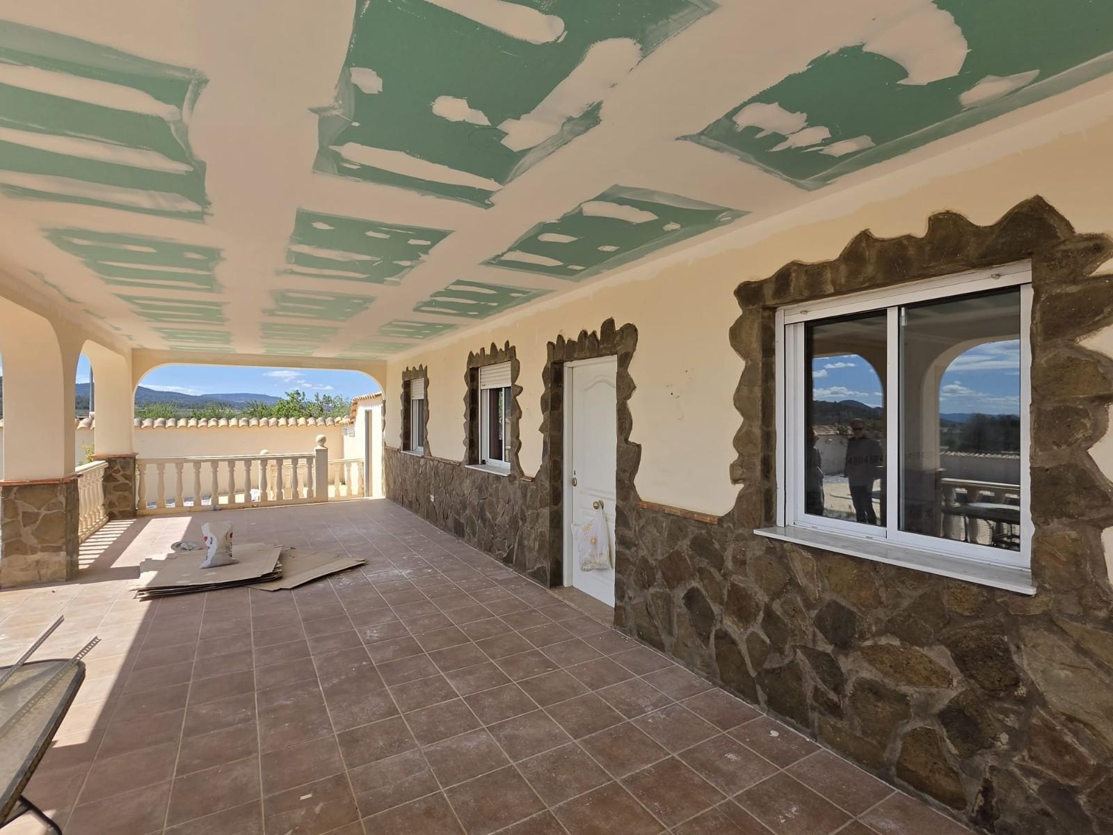 Villa for Sale in Monóvar