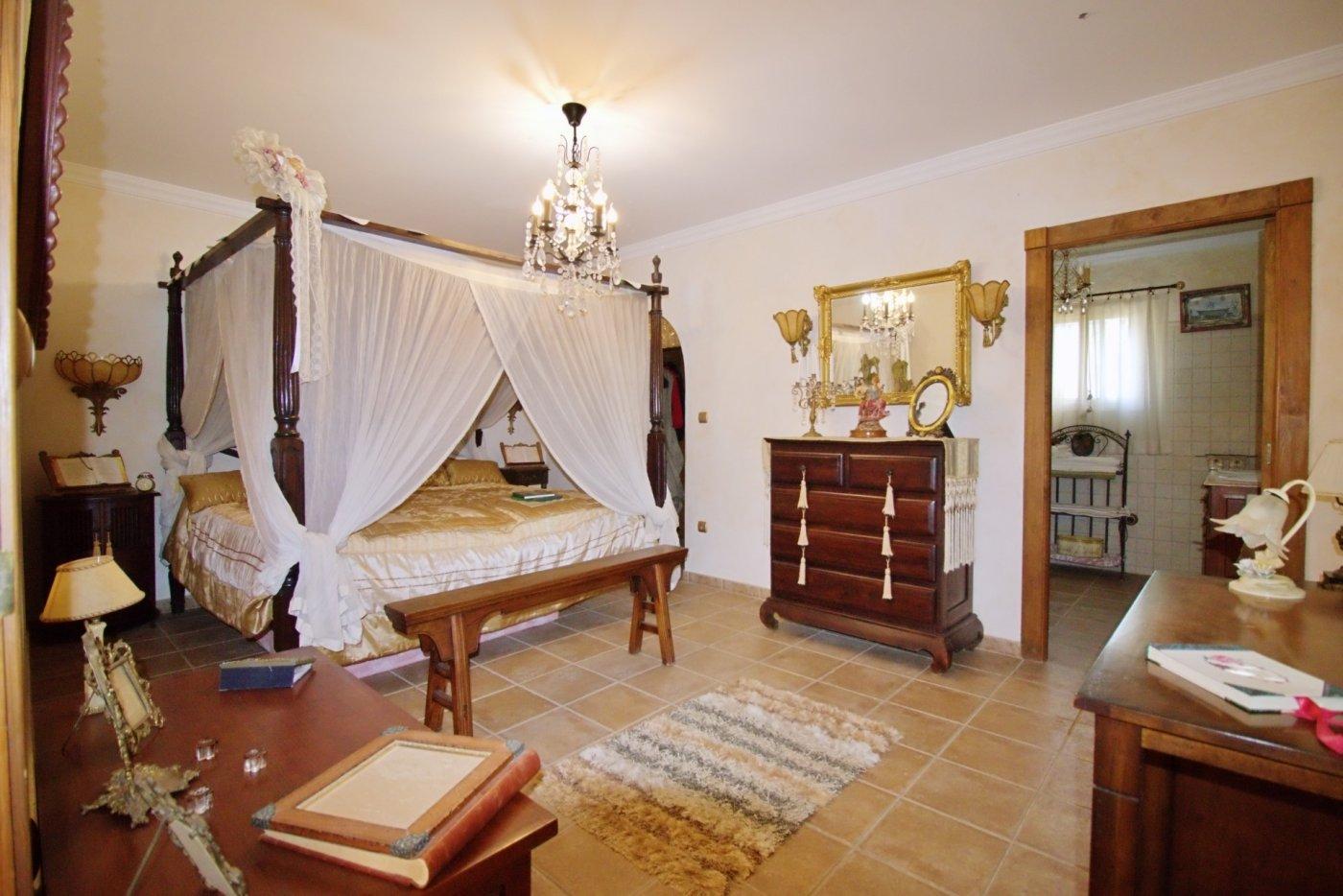 Villa for Sale in Elche