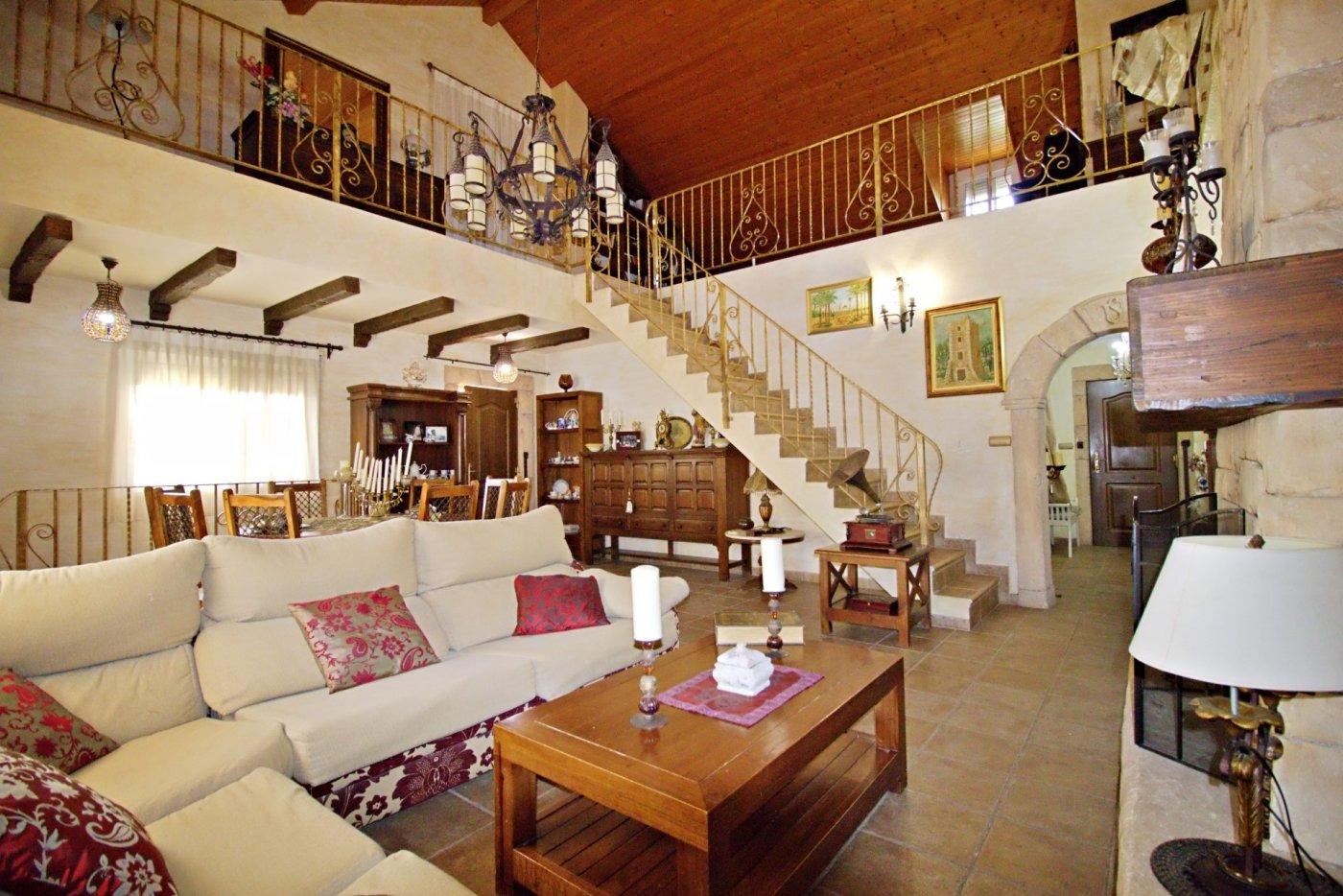 Villa for Sale in Elche