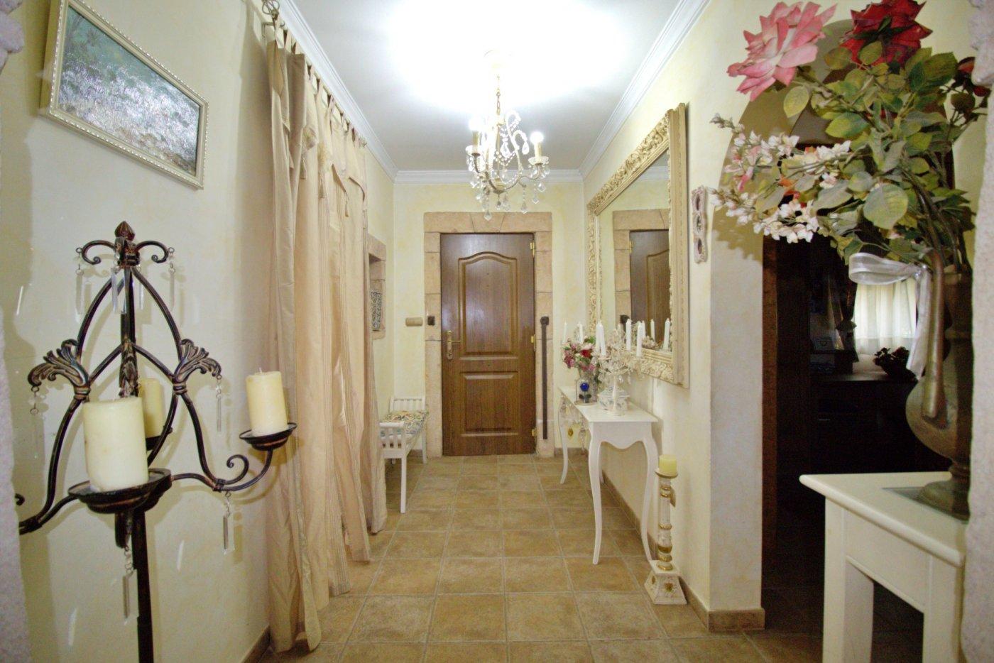 Villa for Sale in Elche