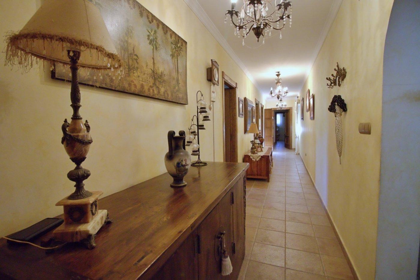 Villa for Sale in Elche