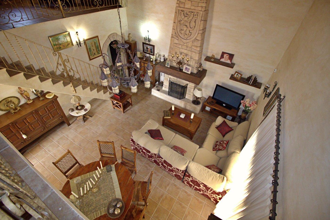Villa for Sale in Elche