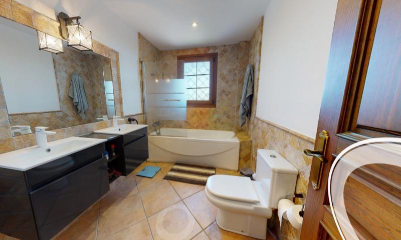 Villa for Sale in Elche