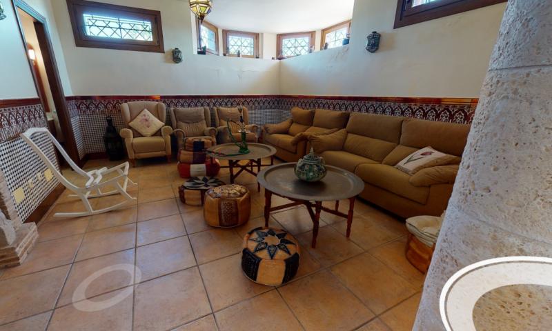 Villa for Sale in Elche