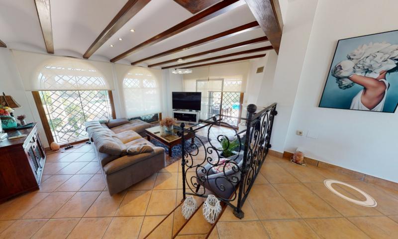 Villa for Sale in Elche