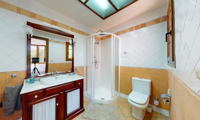 Villa for Sale in Elche