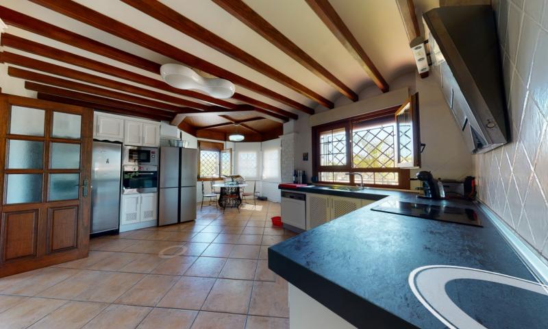 Villa for Sale in Elche