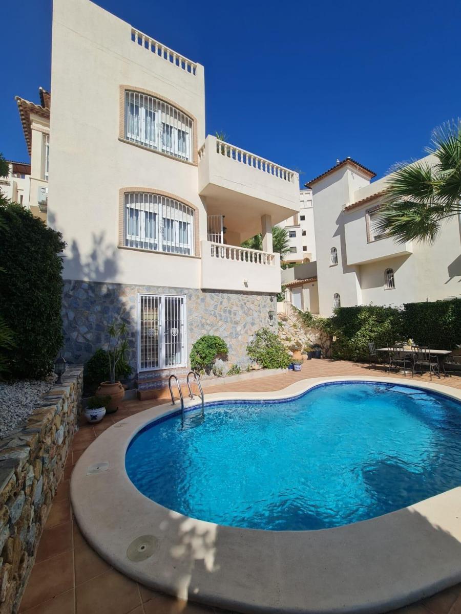 Villa en Venta en Orihuela