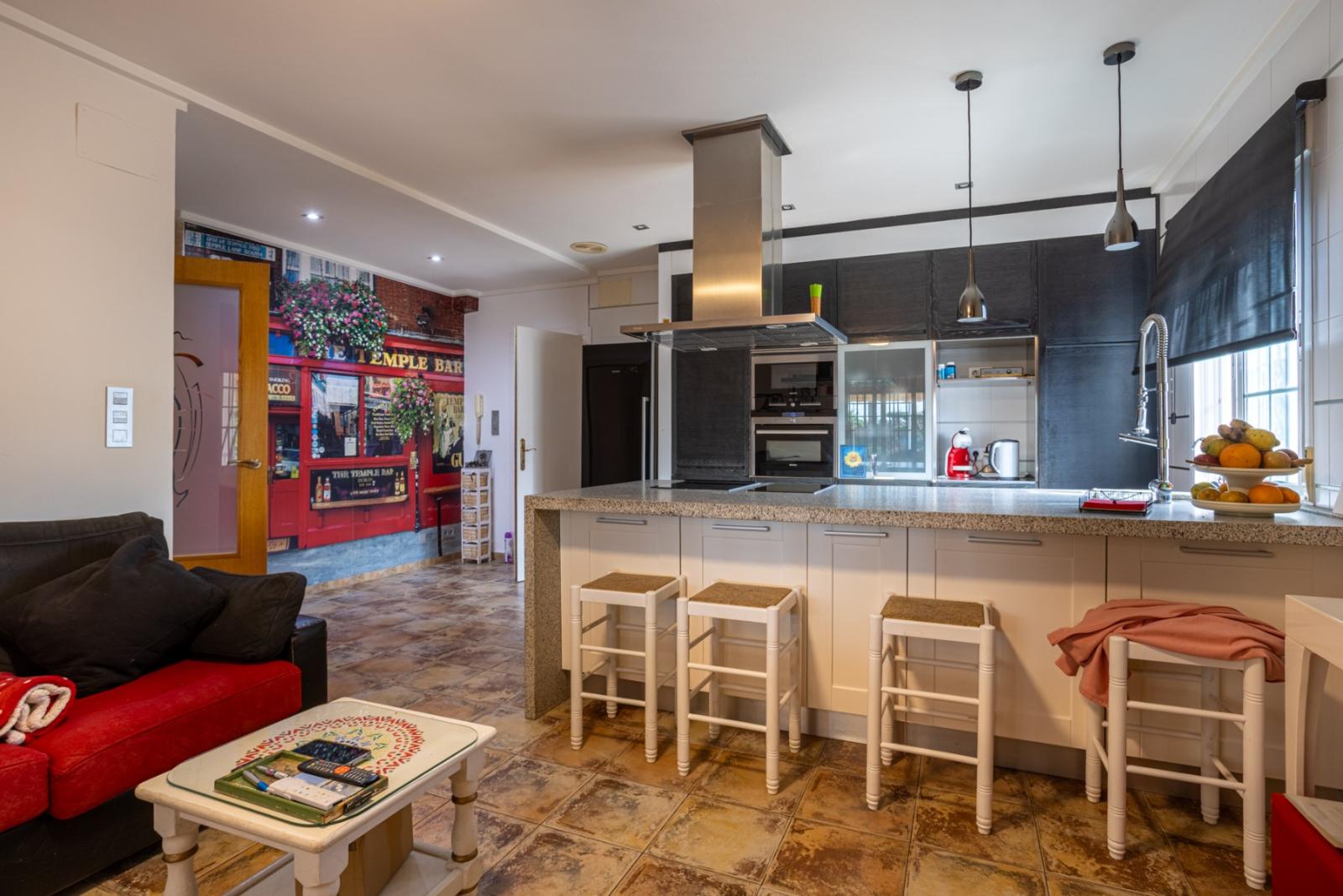 Villa for Sale in Elche