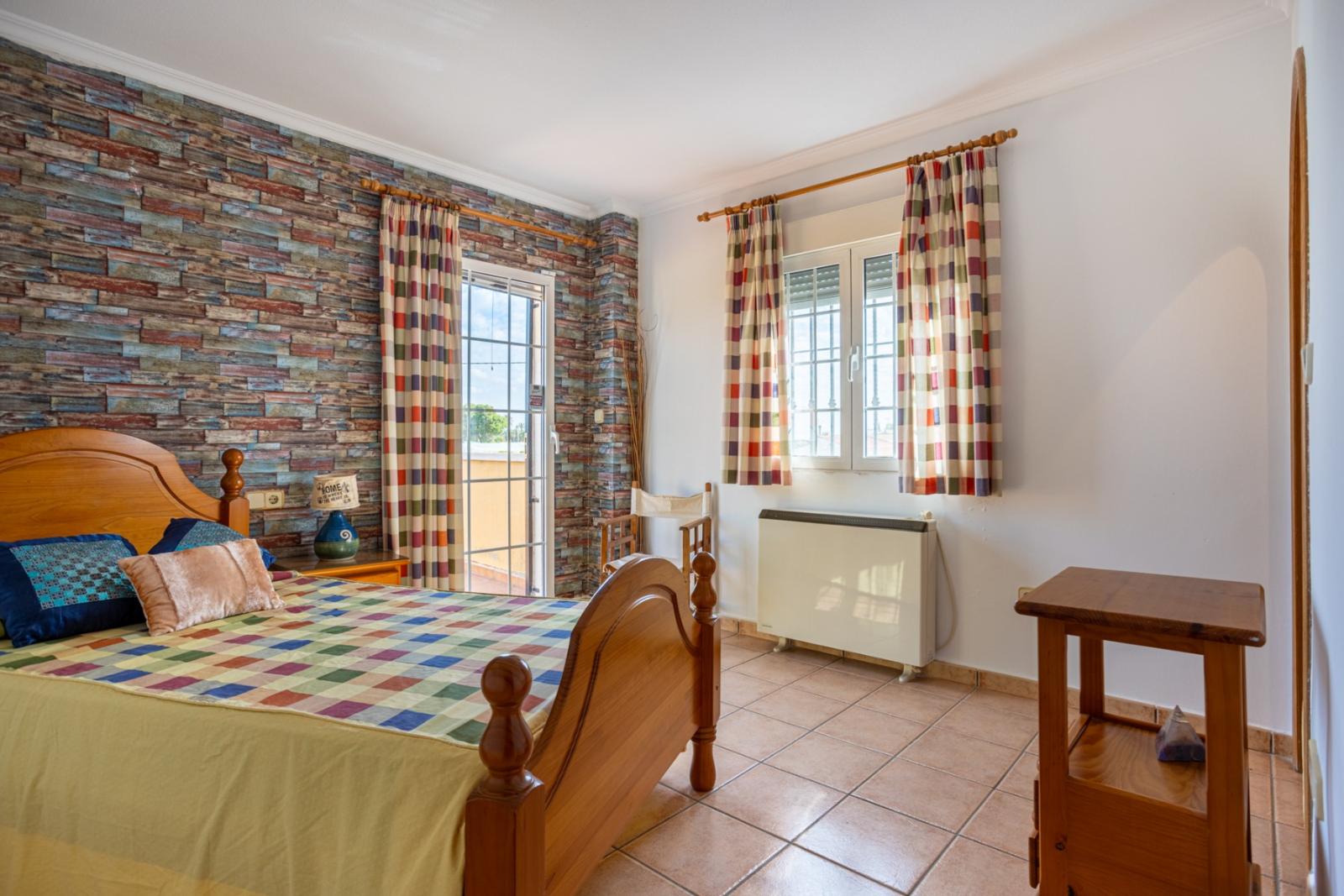 Villa for Sale in Elche