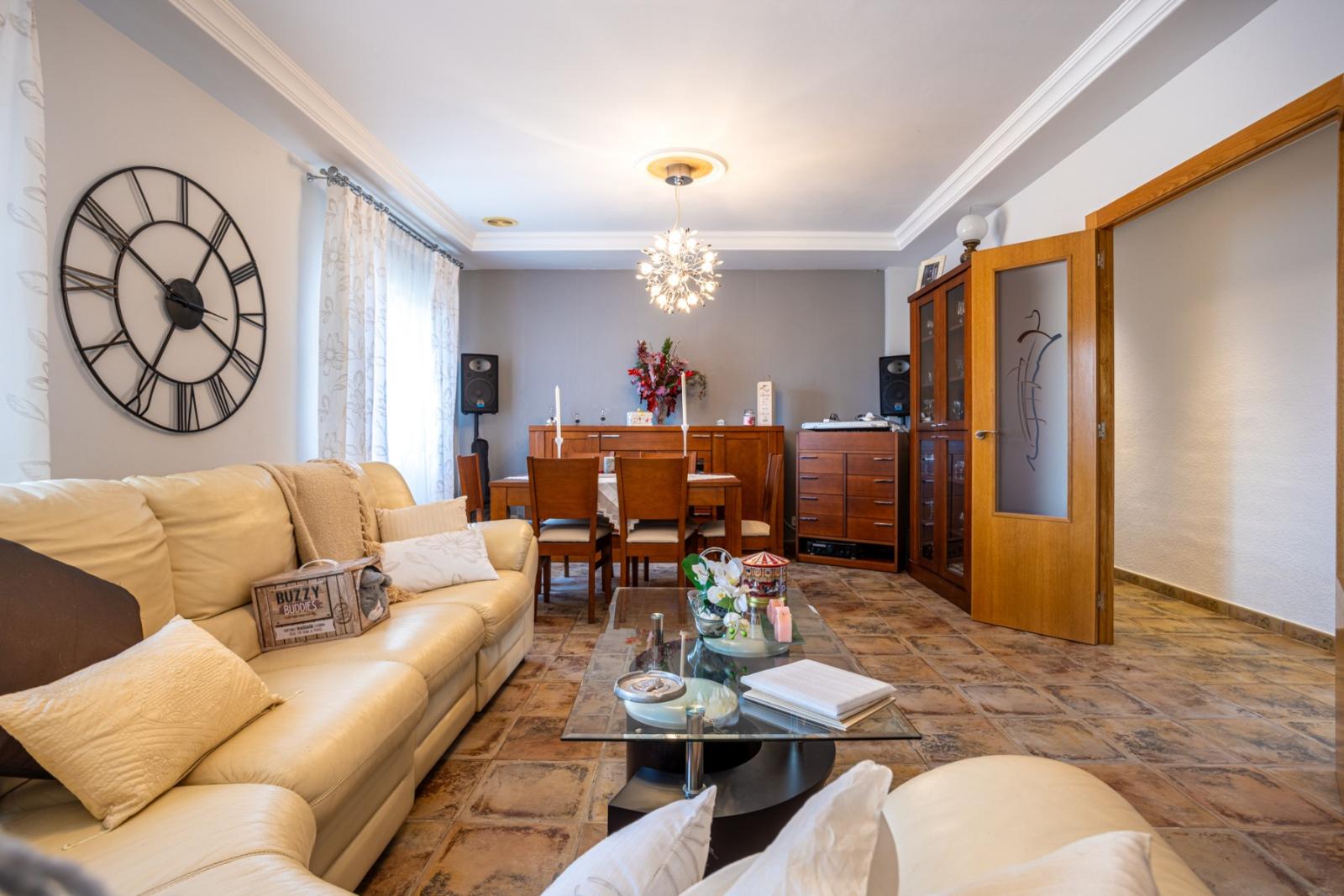 Villa for Sale in Elche