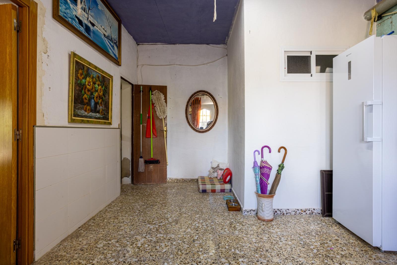 Villa for Sale in Elche