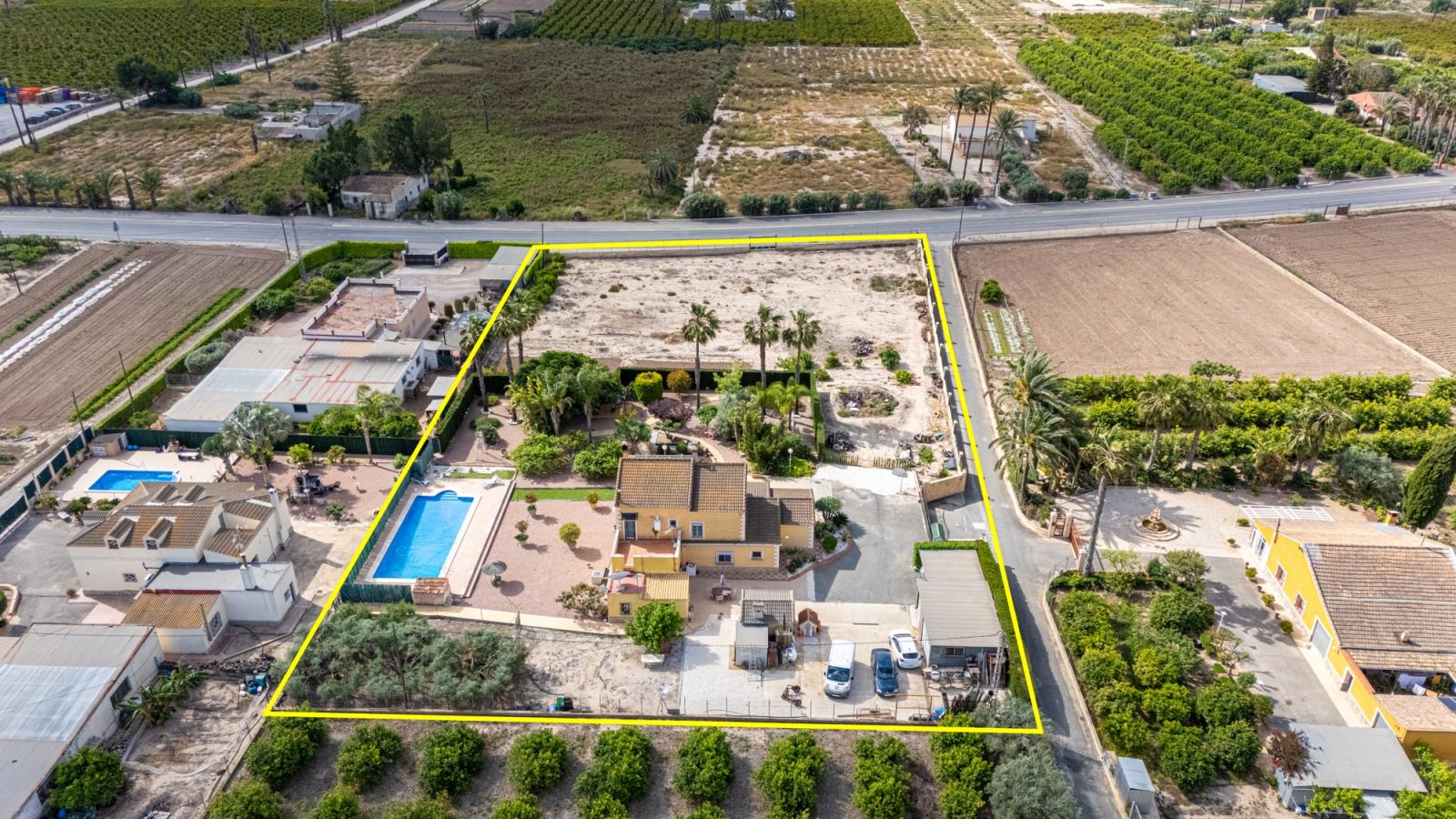 Villa for Sale in Elche