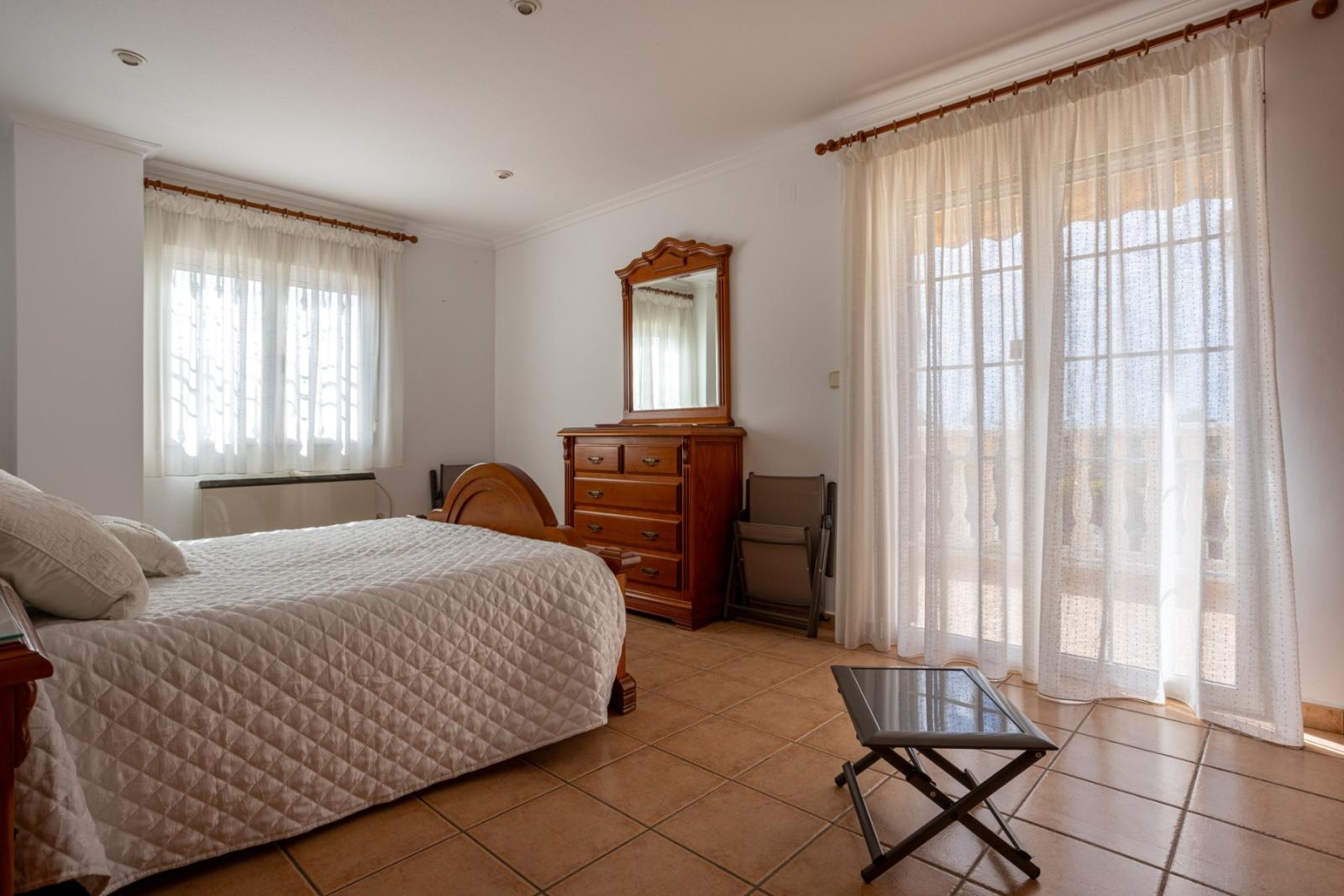 Villa for Sale in Elche