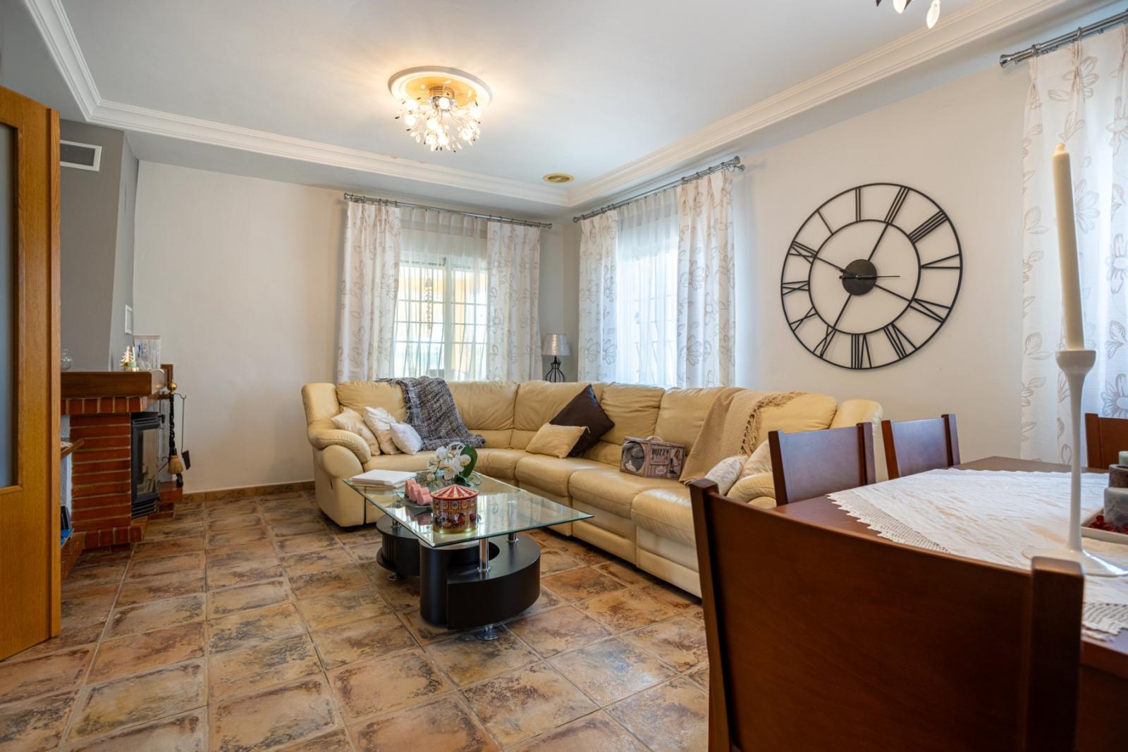 Villa for Sale in Elche
