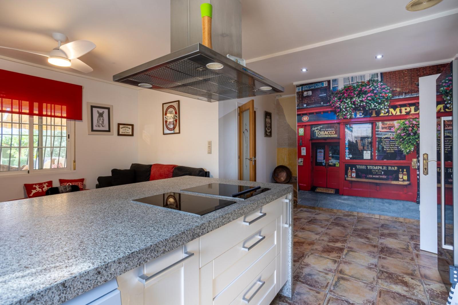 Villa for Sale in Elche