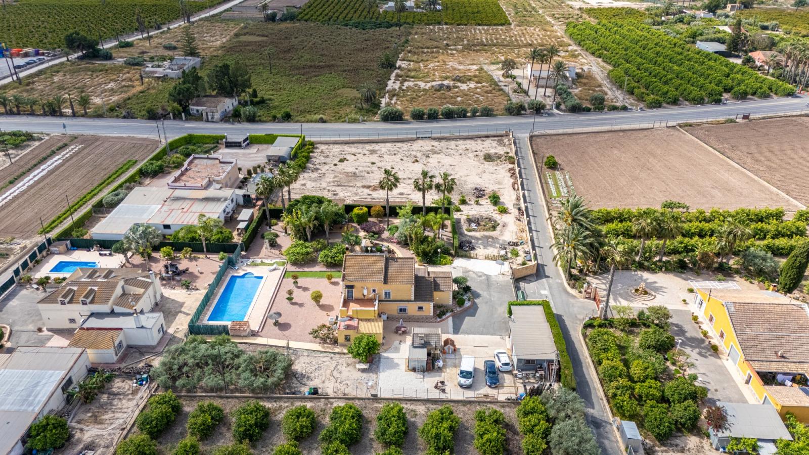 Villa for Sale in Elche
