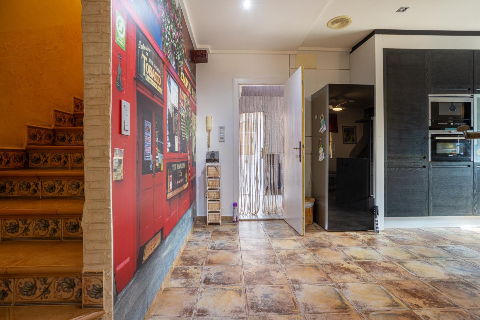 Villa for Sale in Elche