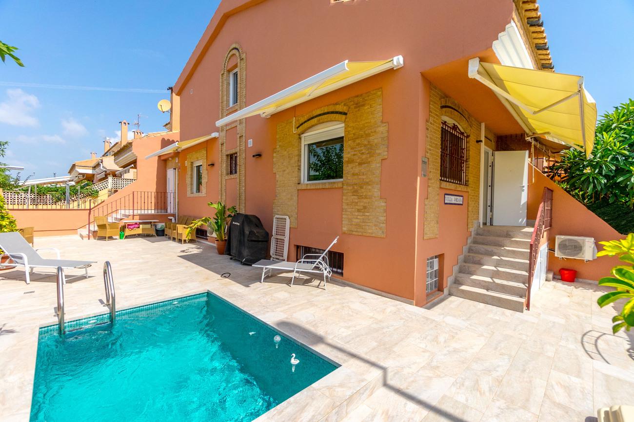 Villa en Venta en Pilar de la Horadada