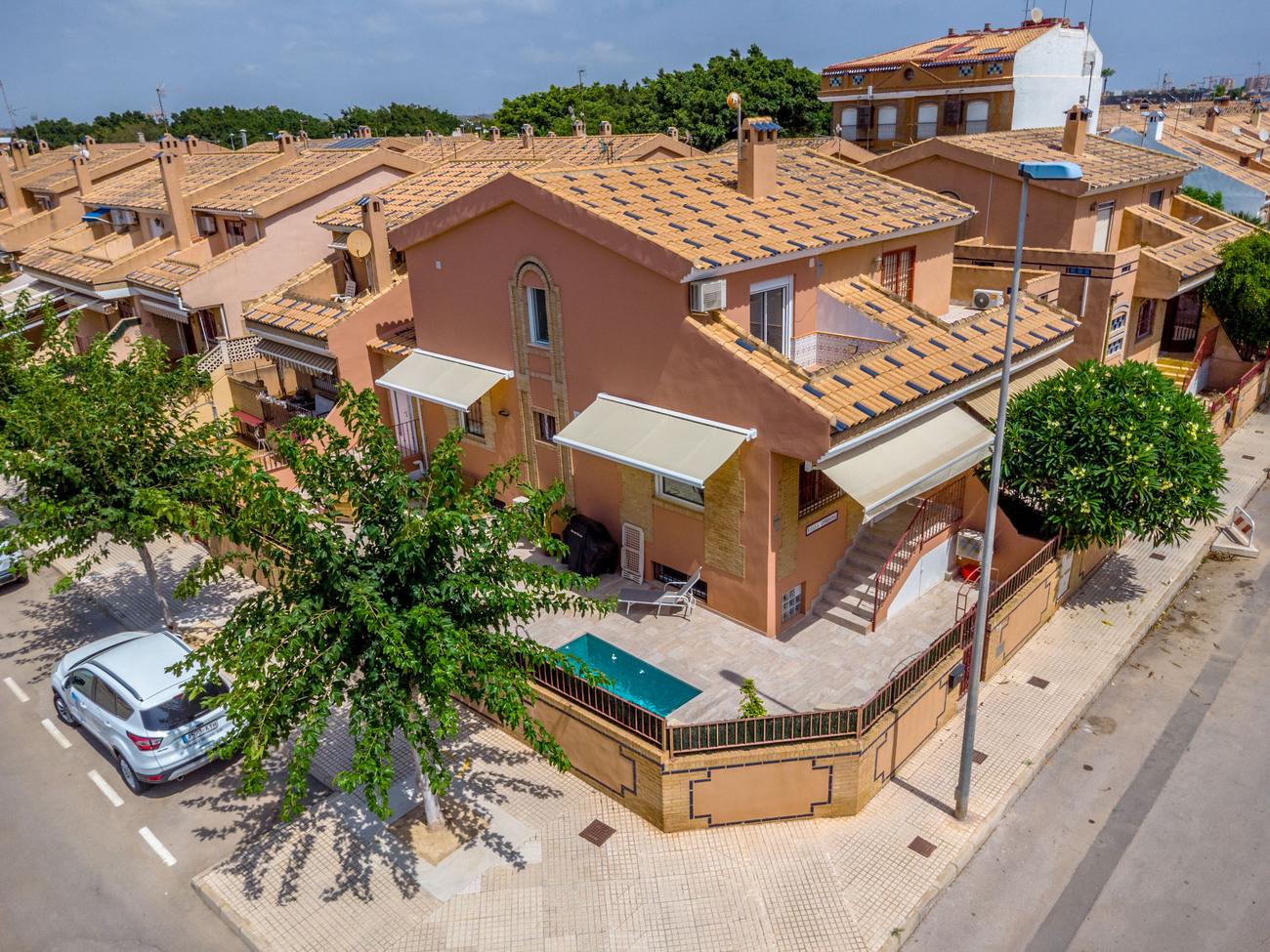 Villa en Venta en Pilar de la Horadada