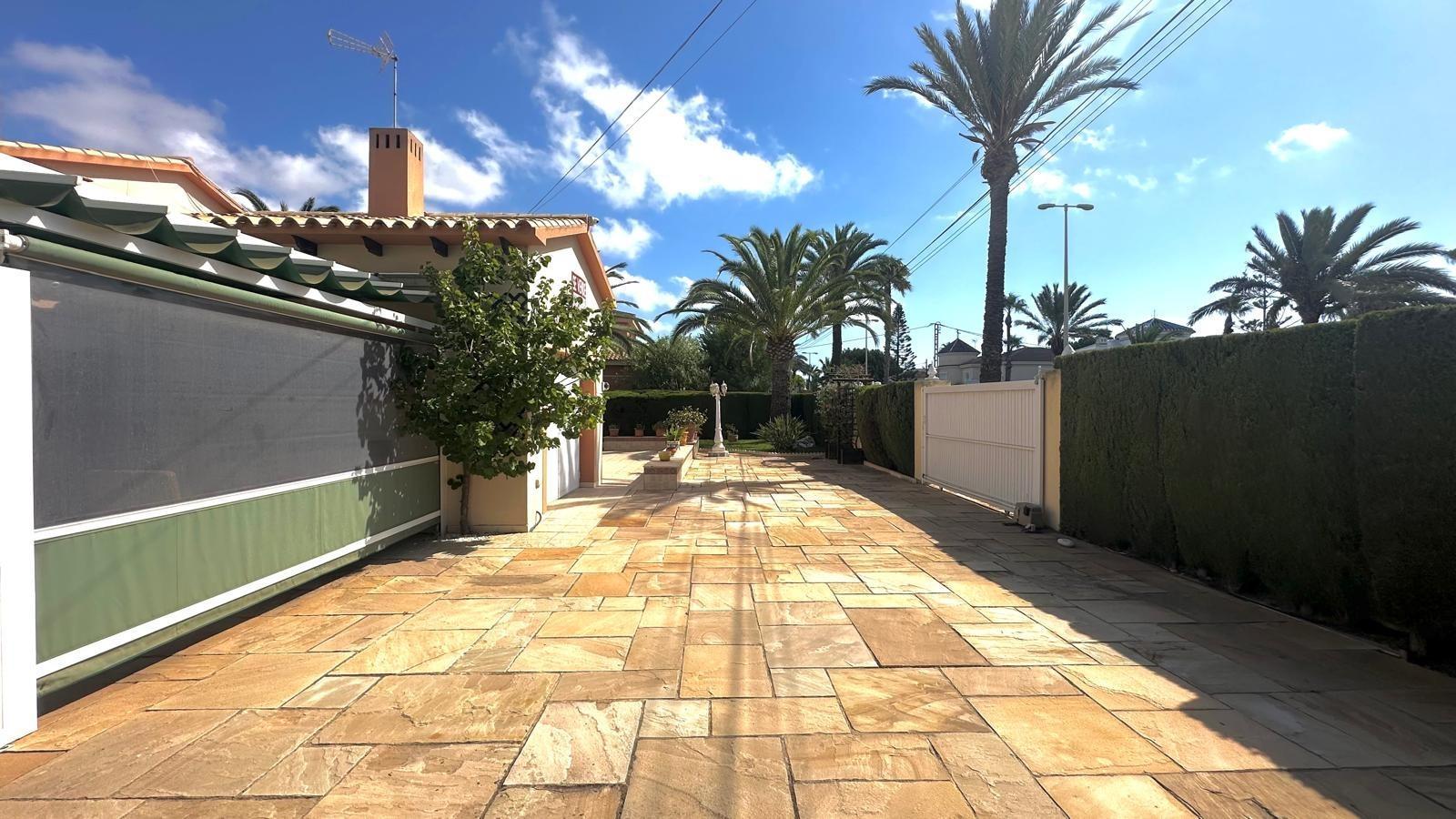 Villa for Sale in Orihuela