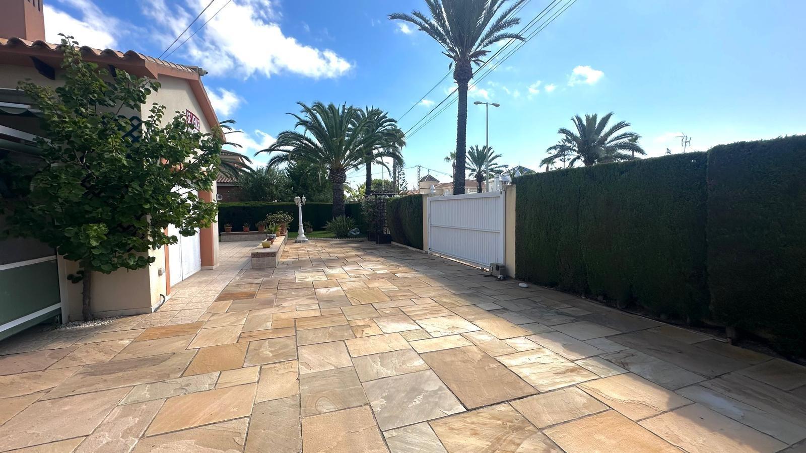 Villa for Sale in Orihuela