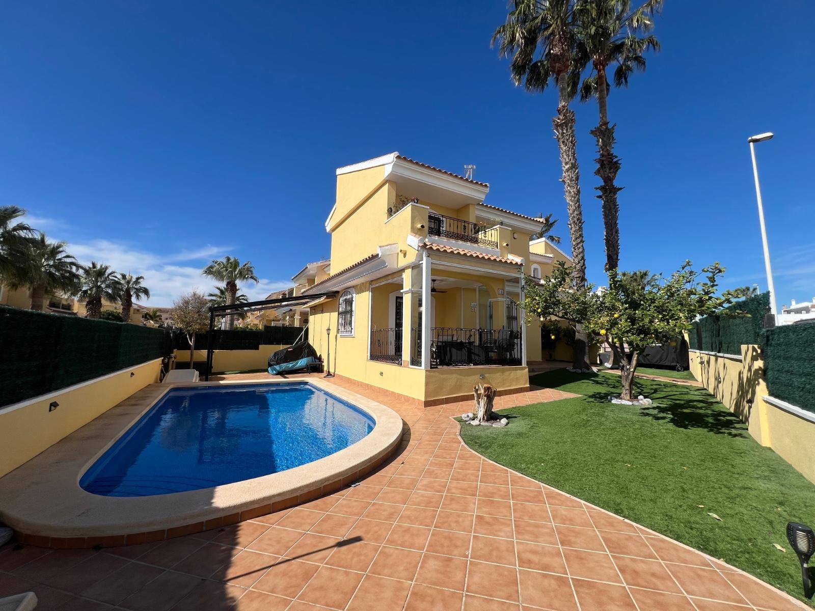 Villa en Venta en Orihuela