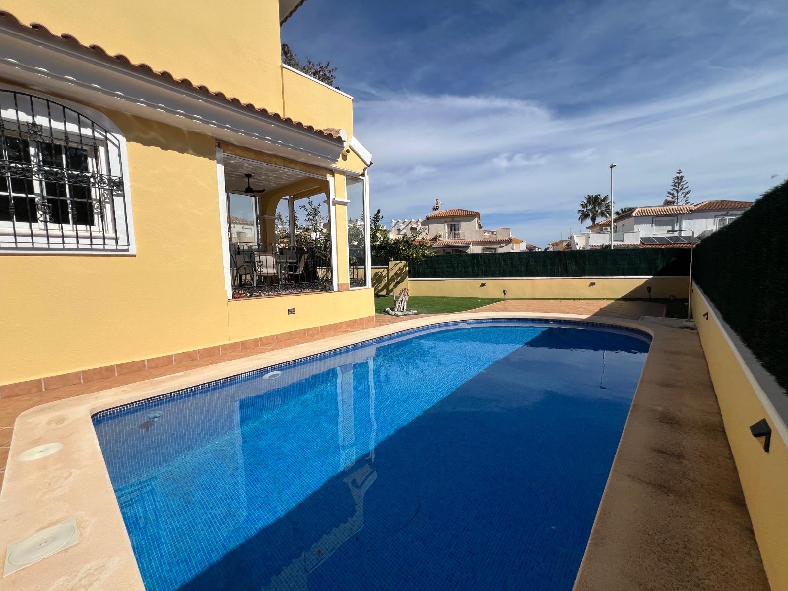 Villa en Venta en Orihuela